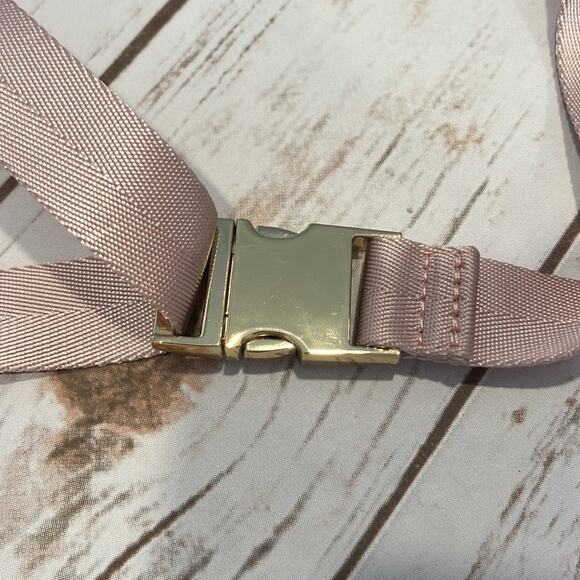 Stoney Clover Lane Sherpa Cozy Rose Fanny Pack with Blanc Glitter Heart - Picture 6 of 13